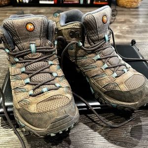 Merrell hiking boots, womens size 8